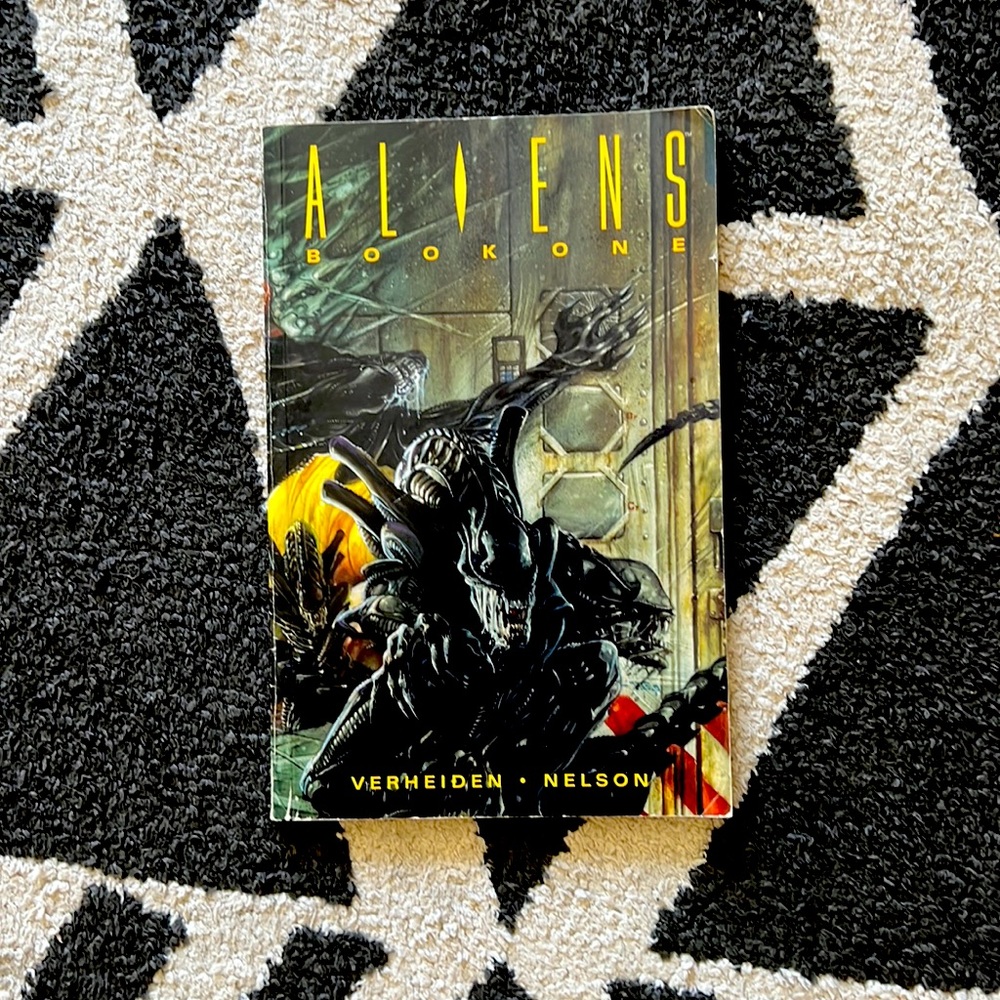 Dark Hourse Comics ALIENS Book#1